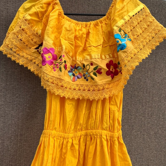 Vintage yellow embroidered dress Mexican American off shoulder boho Sz L - Picture 14 of 15